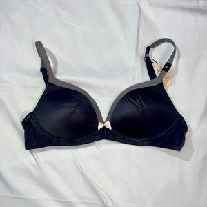 NWT, Victorias Secret Bra, size 34B